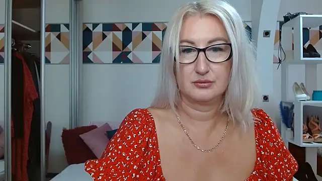 Snapshot of DianaFrances chatting on July 18, 1:15 pm DianaFrances online show from July 18, 1:15 pm