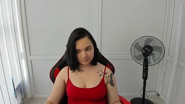 Snapshot of Caroline_cutte chatting on June 17, 8:39 am Caroline cutte online show from June 17, 8:39 am