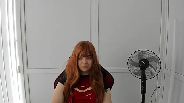 Snapshot of Caroline_cutte chatting on June 18, 9:25 am Caroline cutte online show from June 18, 9:25 am