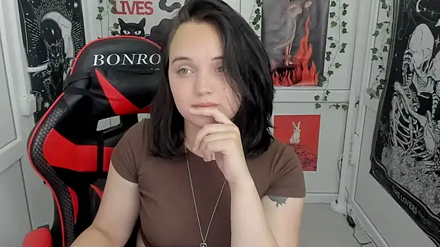 Snapshot of Caroline_cutte chatting on July 20, 10:39 am Caroline cutte online show from July 20, 10:39 am