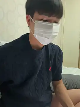 Snapshot of xezie chatting on April 14, 12:00 pm xezie online show from April 14, 12:00 pm