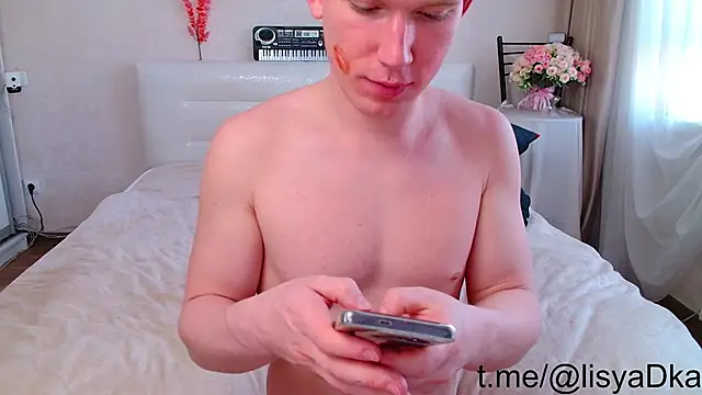Snapshot of The_Slutty_Fox chatting on April 25, 1:41 pm The Slutty Fox online show from April 25, 1:41 pm