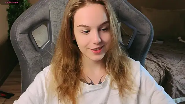 Snapshot of LeiaMurph chatting on June 18, 11:14 am LeiaMurph online show from June 18, 11:14 am