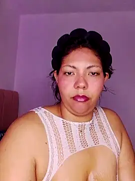 Snapshot of Izel_ chatting on April 16, 10:01 pm Izel online show from April 16, 10:01 pm