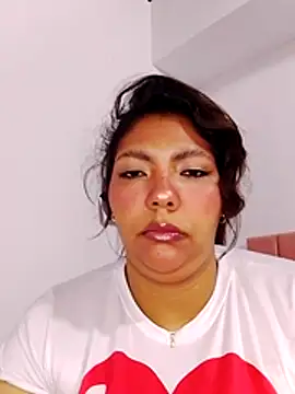 Snapshot of Izel_ chatting on April 30, 11:20 pm Izel online show from April 30, 11:20 pm
