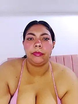 Snapshot of Izel_ chatting on May 13, 9:22 pm Izel online show from May 13, 9:22 pm