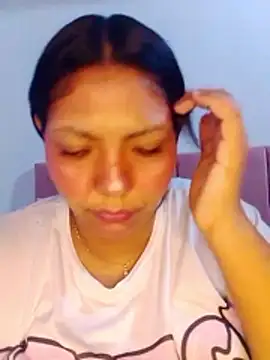 Snapshot of Izel_ chatting on May 20, 2:07 am Izel online show from May 20, 2:07 am