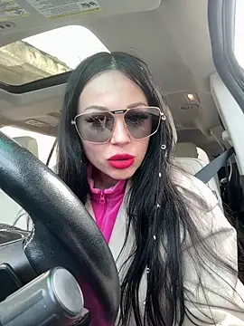 Snapshot of Alenka_ki chatting on April 24, 6:27 am Alenka ki online show from April 24, 6:27 am