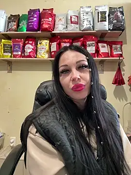 Snapshot of Alenka_ki chatting on April 29, 7:34 am Alenka ki online show from April 29, 7:34 am