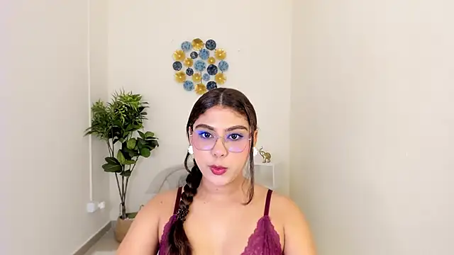 Snapshot of Mallory_Lee chatting on May 27, 12:24 pm Mallory Lee online show from May 27, 12:24 pm