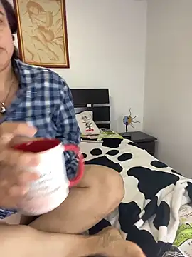 Roxie Blade Dyva online show from April 20, 12:30 pm