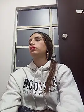 AmaraSaint online show from May 8, 1:11 am