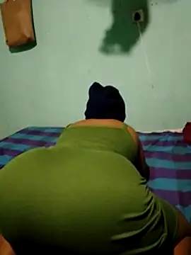 Snapshot of nisani_madusha chatting on April 12, 2:55 pm nisani madusha online show from April 12, 2:55 pm