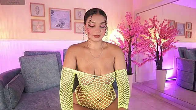 Snapshot of BrianaLane chatting on June 30, 1:56 pm BrianaLane online show from June 30, 1:56 pm