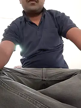 Antikpiececouple online show from April 30, 7:14 am