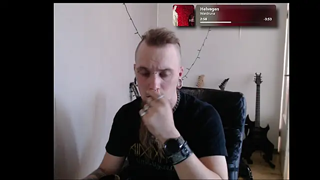 Snapshot of THatRandomMetalHead chatting on June 12, 3:33 pm THatRandomMetalHead online show from June 12, 3:33 pm