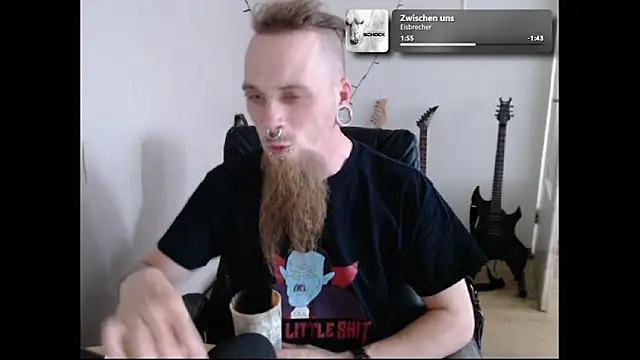 Snapshot of THatRandomMetalHead chatting on June 15, 2:41 pm THatRandomMetalHead online show from June 15, 2:41 pm