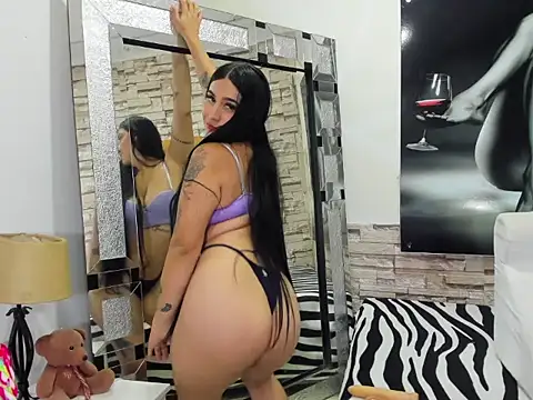 Snapshot of SamiBigAss chatting on April 15, 2:24 pm SamiBigAss online show from April 15, 2:24 pm