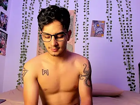 Snapshot of JaxJinx chatting on April 15, 2:40 am JaxJinx online show from April 15, 2:40 am