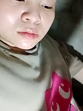 Snapshot of Anne-Rose chatting on April 13, 1:11 am Anne-Rose online show from April 13, 1:11 am