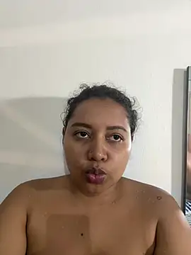 Snapshot of Ninibella chatting on July 3, 11:33 pm Ninibella online show from July 3, 11:33 pm