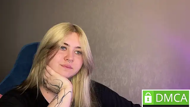 CuteUna online show from April 18, 9:46 am