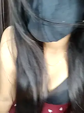 Snapshot of Eleena_G chatting on April 21, 10:34 pm Eleena G online show from April 21, 10:34 pm