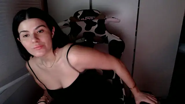 Snapshot of cassiealvarez chatting on May 1, 1:43 am cassiealvarez online show from May 1, 1:43 am