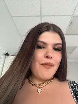 Snapshot of AmeliaBronze chatting on June 29, 10:59 am AmeliaBronze online show from June 29, 10:59 am
