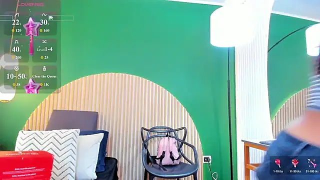 Snapshot of sophiahart chatting on May 12, 12:13 pm sophiahart online show from May 12, 12:13 pm