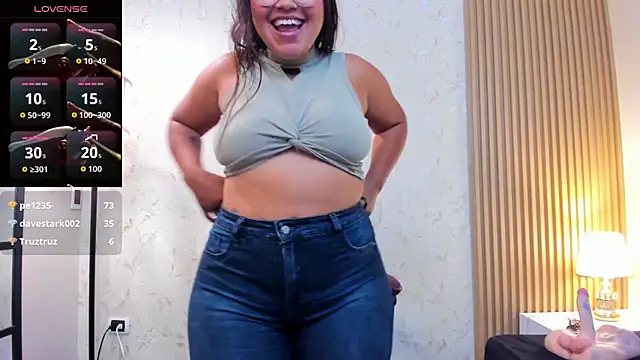 Snapshot of sophiahart chatting on May 31, 6:09 pm sophiahart online show from May 31, 6:09 pm