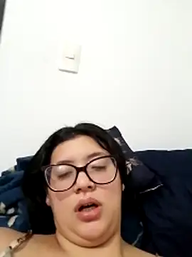 dhalia-rose89 online show from April 16, 3:29 am