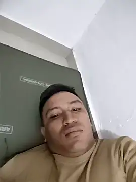 Snapshot of SnoozingThiamine chatting on June 4, 3:23 am SnoozingThiamine online show from June 4, 3:23 am