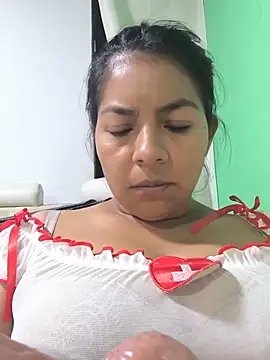Snapshot of Tamaraxxx_hot chatting on June 18, 4:57 am Tamaraxxx hot online show from June 18, 4:57 am