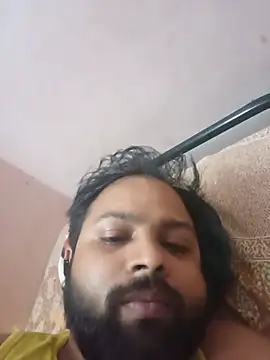 Snapshot of Arnav13579 chatting on July 18, 12:48 am Arnav13579 online show from July 18, 12:48 am