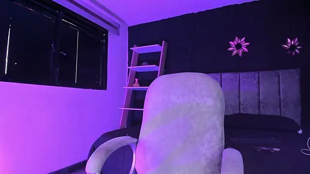 IrisFyre online show from April 20, 12:52 pm