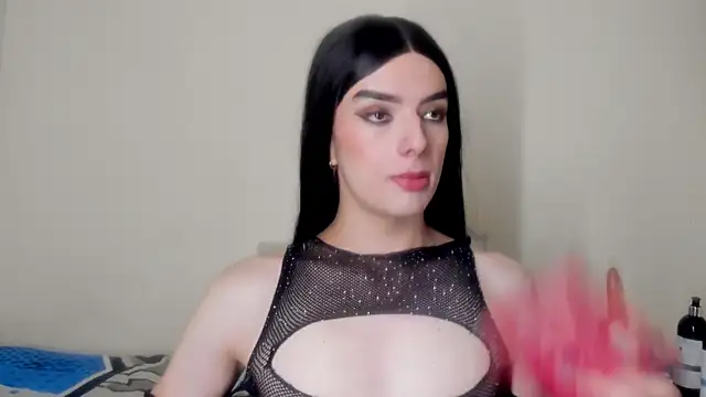 MelanyCollins  online show from July 7, 7:45 am