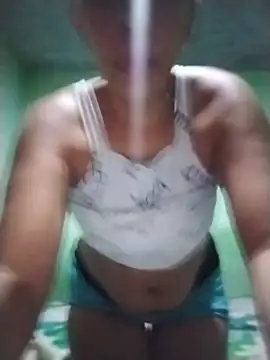 Snapshot of YuliBrayan chatting on June 25, 8:57 pm YuliBrayan online show from June 25, 8:57 pm