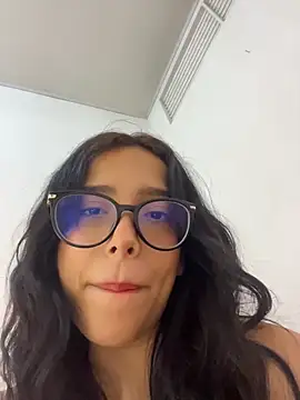 Snapshot of milakitti chatting on June 3, 5:32 am milakitti online show from June 3, 5:32 am