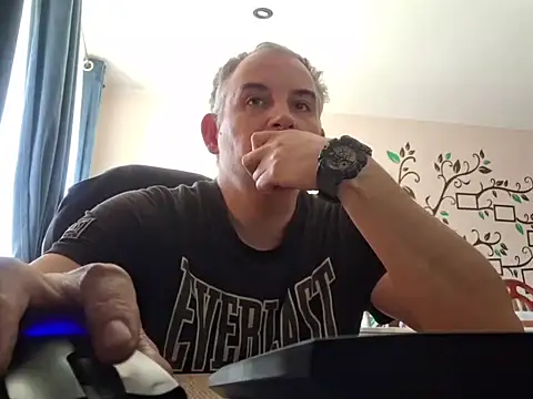 Snapshot of Piotr481 chatting on May 2, 10:53 am Piotr481 online show from May 2, 10:53 am