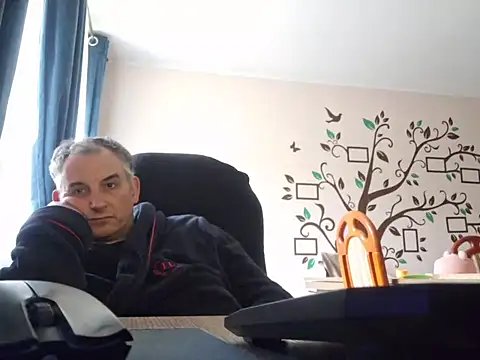 Snapshot of Piotr481 chatting on May 7, 4:12 pm Piotr481 online show from May 7, 4:12 pm