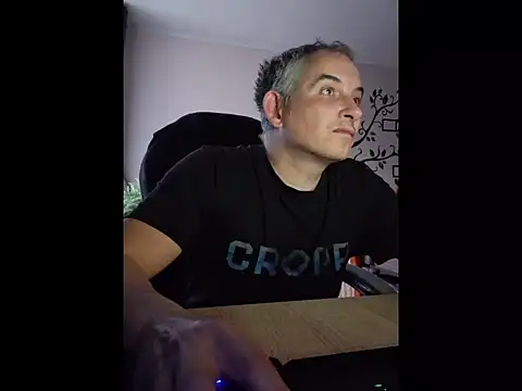 Snapshot of Piotr481 chatting on May 8, 4:56 pm Piotr481 online show from May 8, 4:56 pm