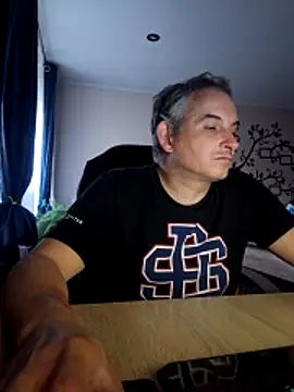 Snapshot of Piotr481 chatting on June 16, 6:21 pm Piotr481 online show from June 16, 6:21 pm