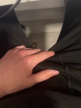 Snapshot of bigDickMoroccan chatting on April 12, 8:08 am bigDickMoroccan online show from April 12, 8:08 am