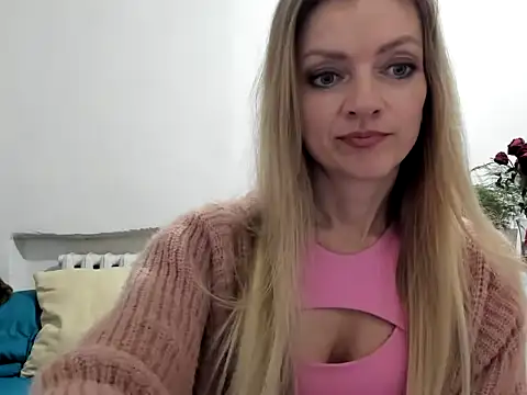 Snapshot of Severina7 chatting on June 1, 7:37 pm Severina7 online show from June 1, 7:37 pm