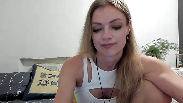 Snapshot of Severina7 chatting on July 8, 8:13 pm Severina7 online show from July 8, 8:13 pm