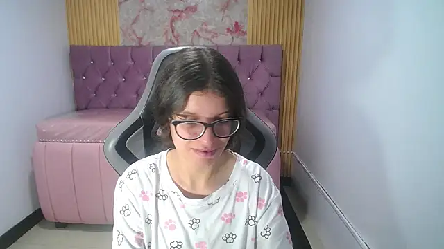 Snapshot of Kailee_ch chatting on April 16, 1:45 pm Kailee ch online show from April 16, 1:45 pm