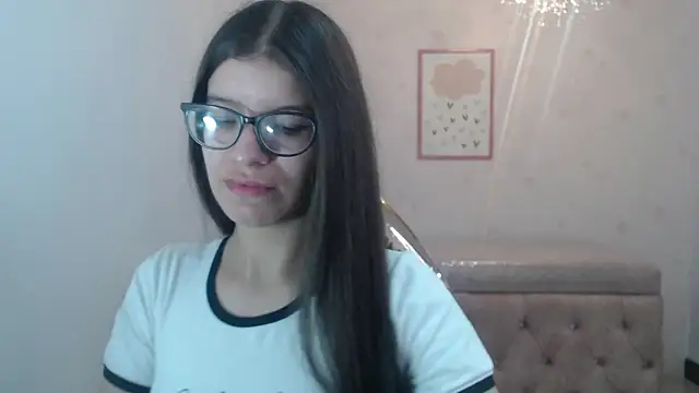 Snapshot of Kailee_ch chatting on May 1, 12:43 pm Kailee ch online show from May 1, 12:43 pm