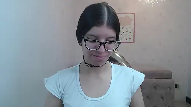 Snapshot of Kailee_ch chatting on May 3, 12:33 pm Kailee ch online show from May 3, 12:33 pm