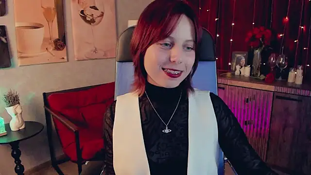 Snapshot of VivienneHebert chatting on May 12, 12:57 pm VivienneHebert online show from May 12, 12:57 pm